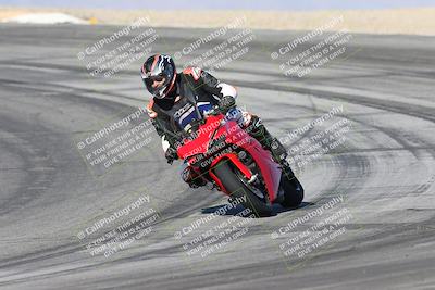 media/Dec-01-2025-Moto Forza (Mon) [[2daa91e15f]]/2-Intermediate Group/Session 2 (Turns 9 and 10)/